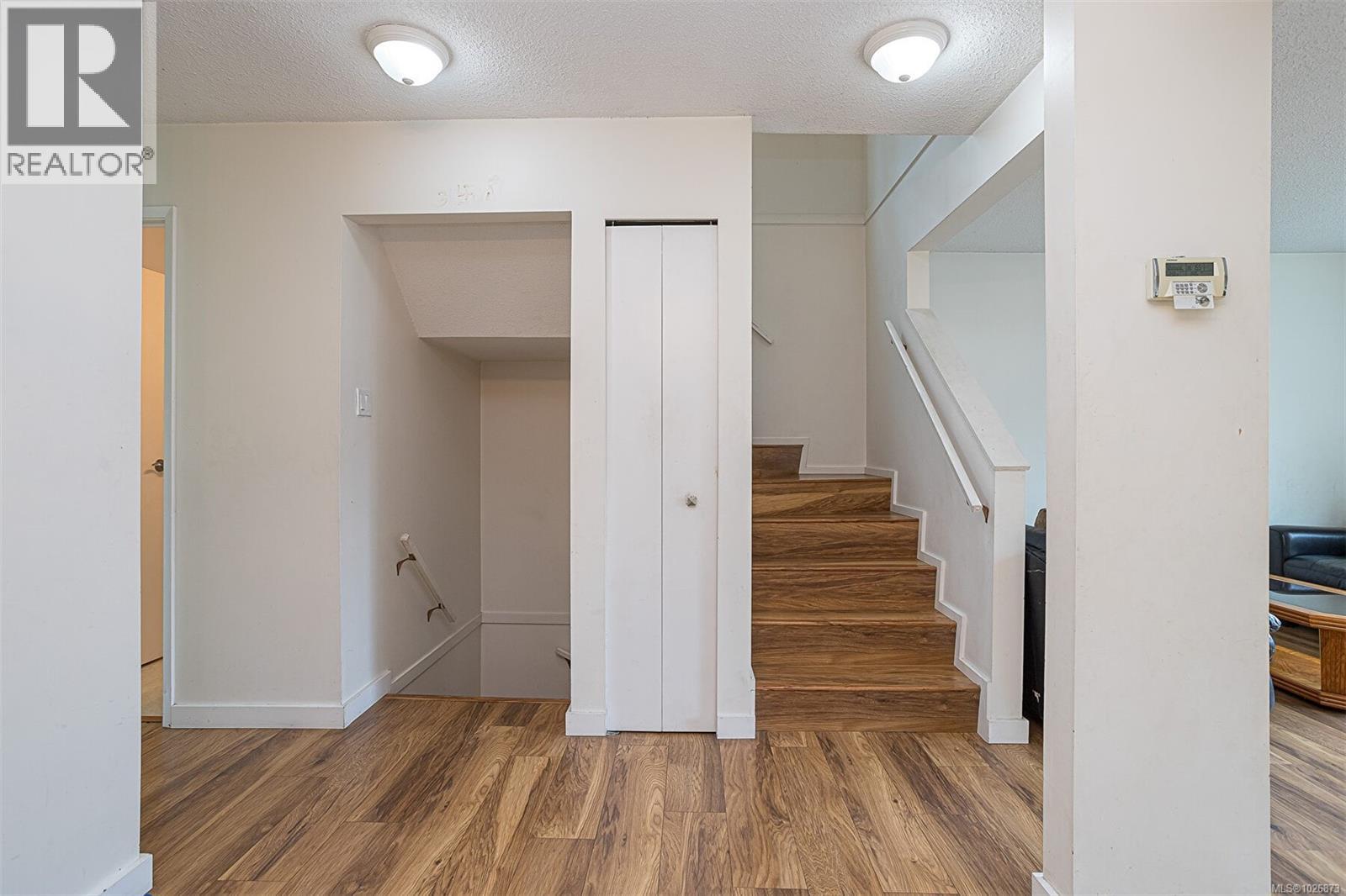  590 Carnation Place, Saanich