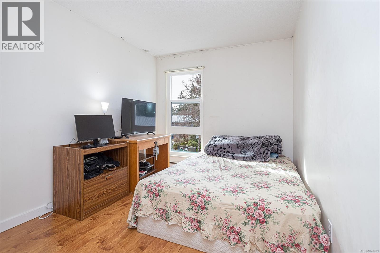  590 Carnation Place, Saanich