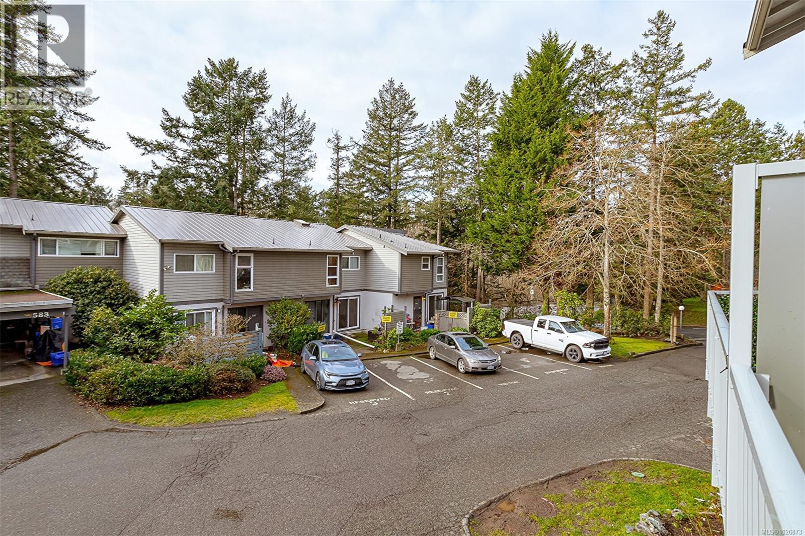  590 Carnation Place, Saanich