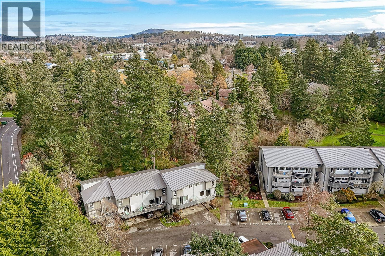  590 Carnation Place, Saanich