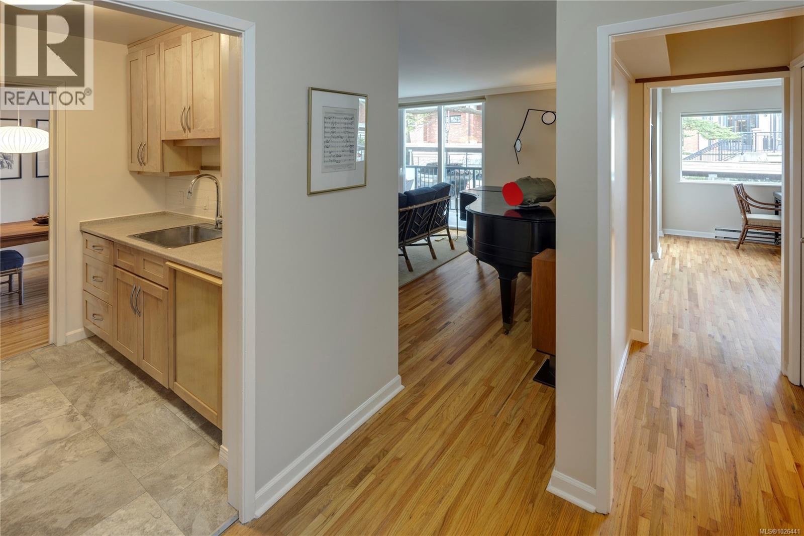 402 1159 Beach Drive, Oak Bay