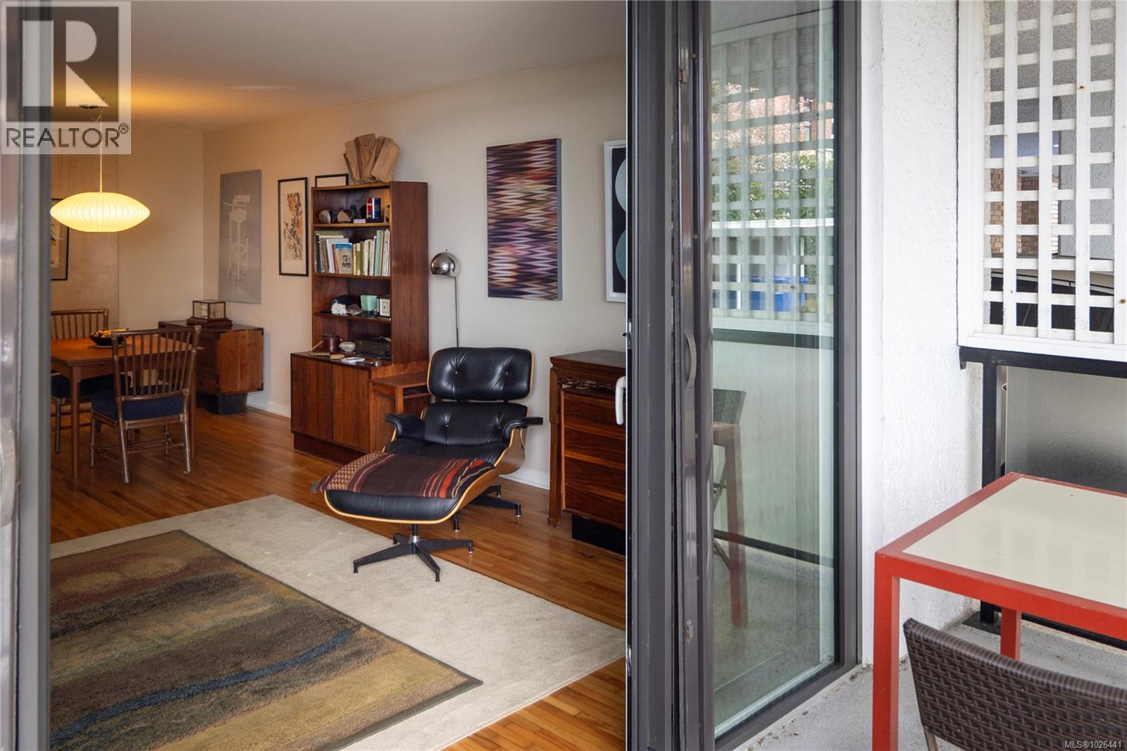 402 1159 Beach Drive, Oak Bay