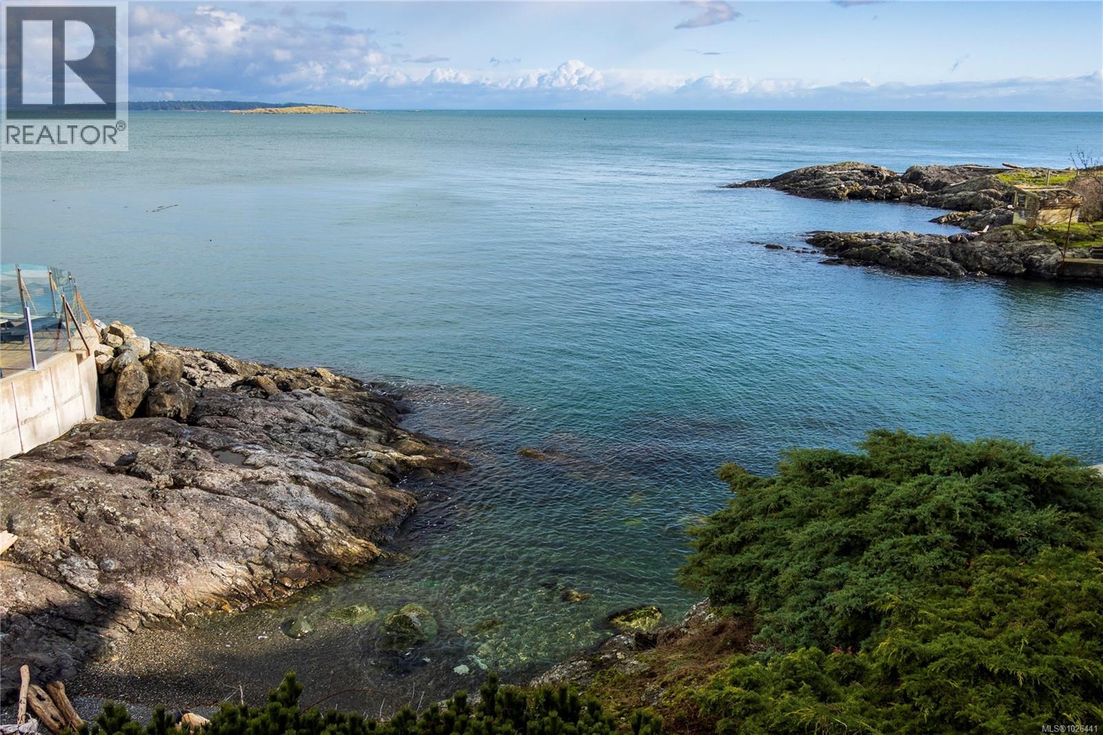 402 1159 Beach Drive, Oak Bay