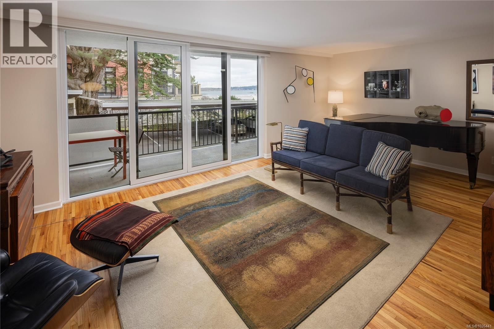 402 1159 Beach Drive, Oak Bay