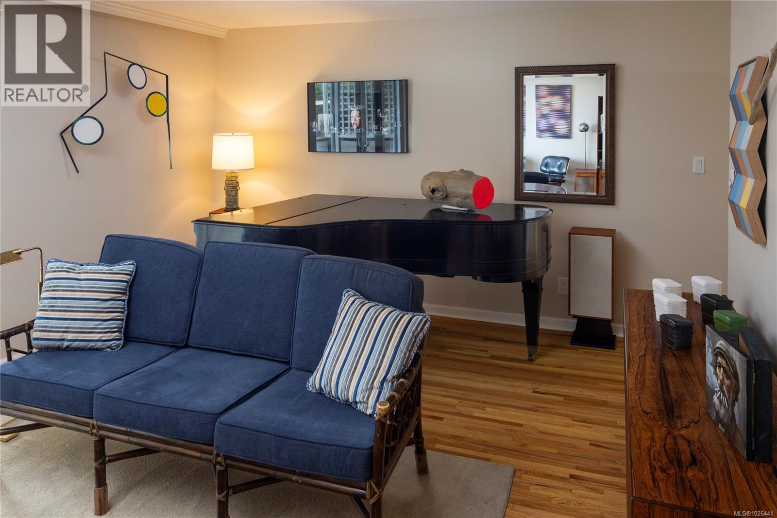 402 1159 Beach Drive, Oak Bay