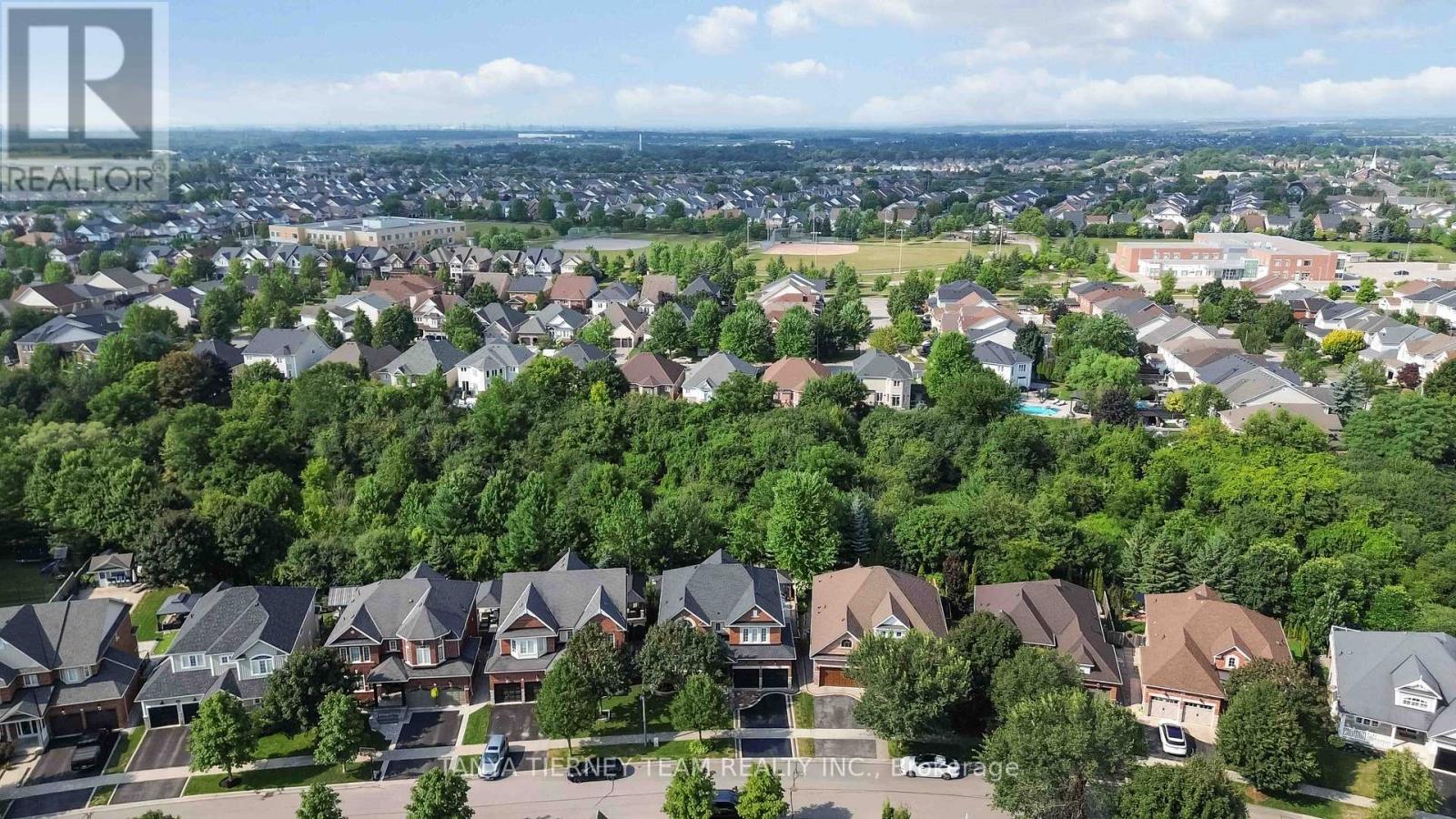 12 BRANTHAVEN COURT - Photo 3 of 47, Whitby (Brooklin), Ontario