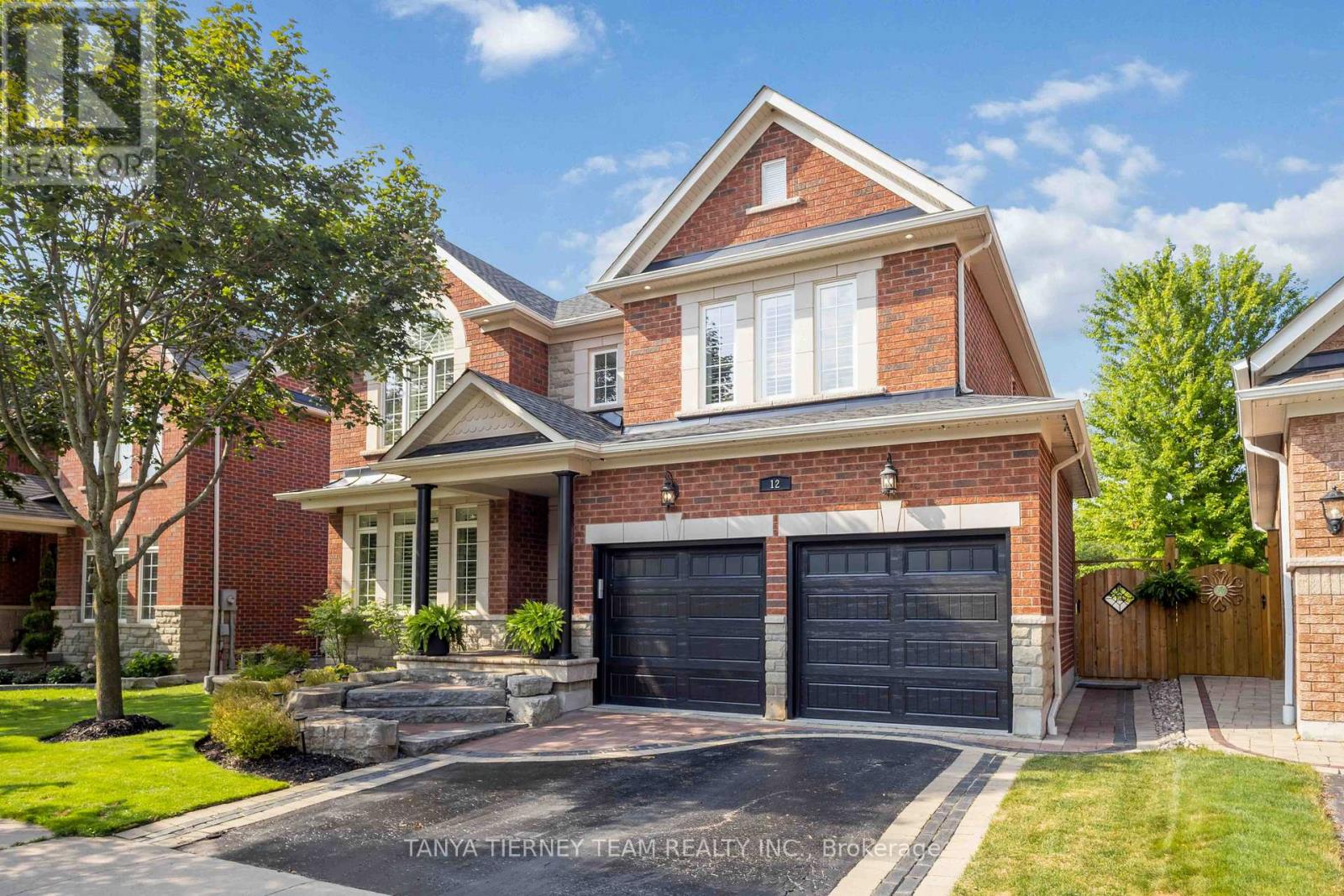 12 BRANTHAVEN COURT - Photo 4 of 47, Whitby (Brooklin), Ontario