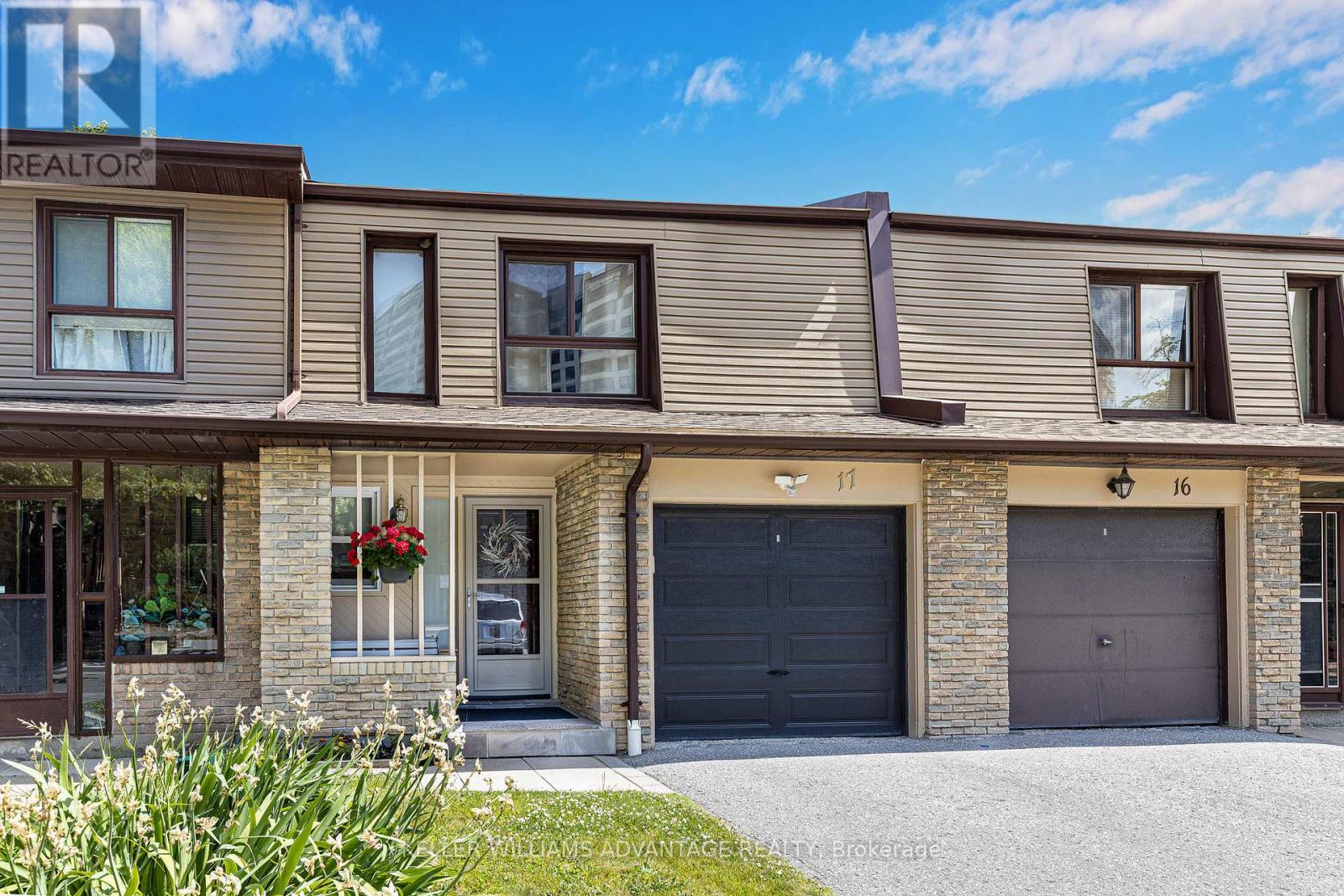 #17 1051 SANDHURST CIRCLE - 1