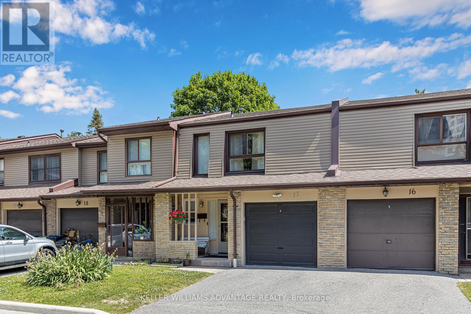 #17 1051 SANDHURST CIRCLE - 2