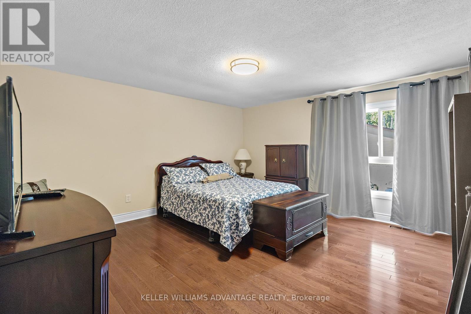 #17 1051 SANDHURST CIRCLE - 20