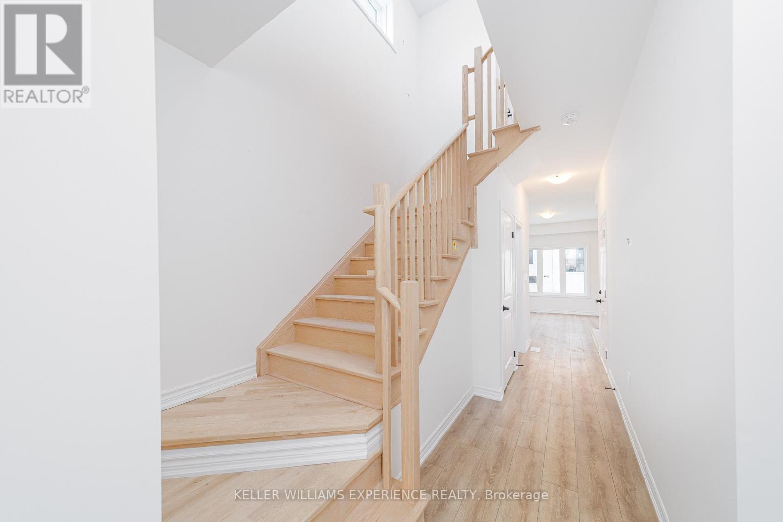 12 WAGON LANE - Photo 3 of 20, Barrie, Ontario