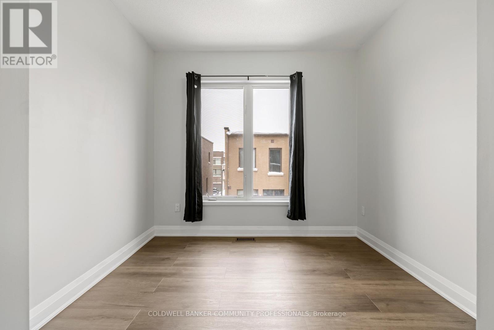 193 HUGUENOT ROAD - 28