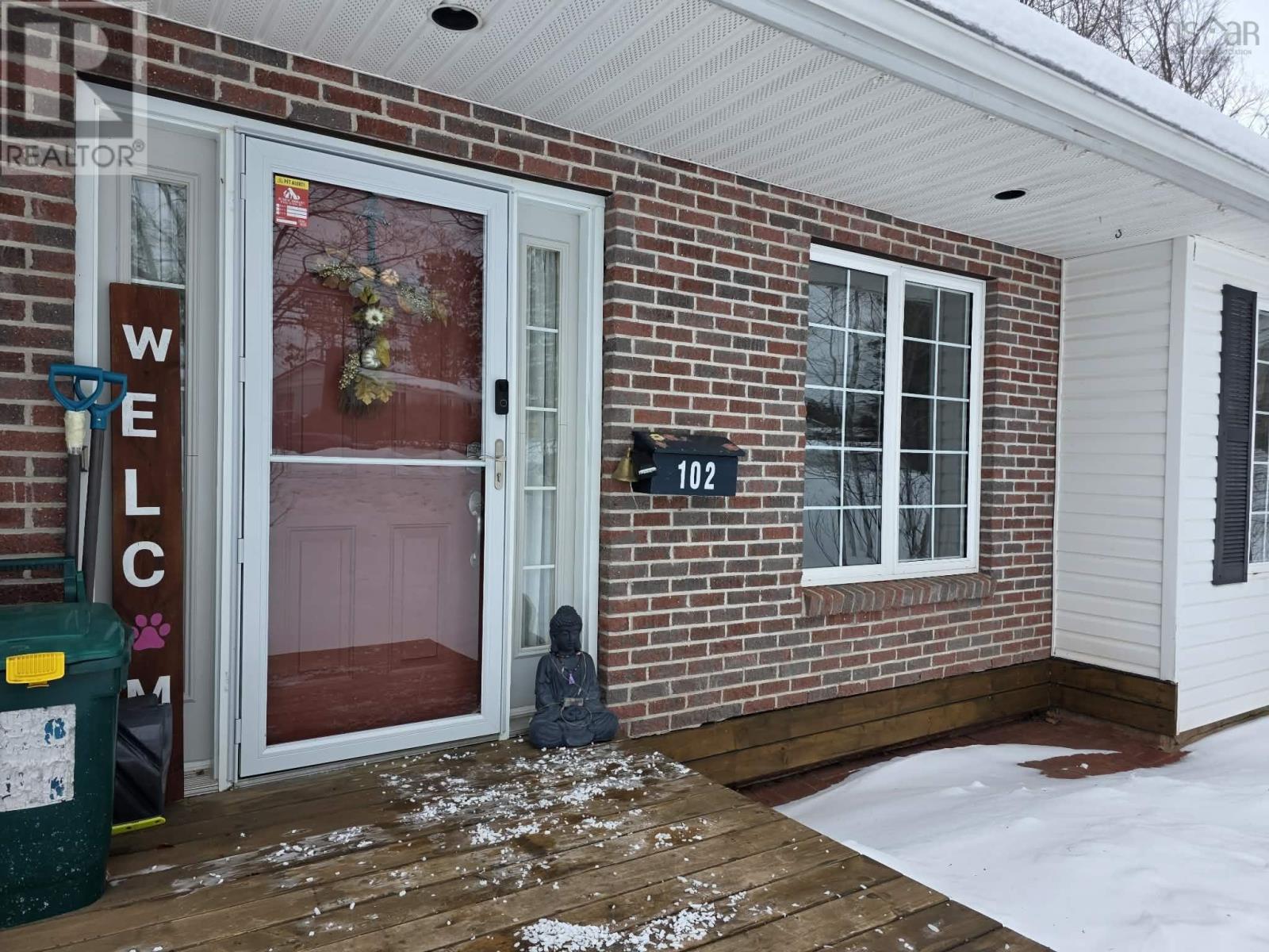 Property 2 of 49 of 102 Maple Boulevard