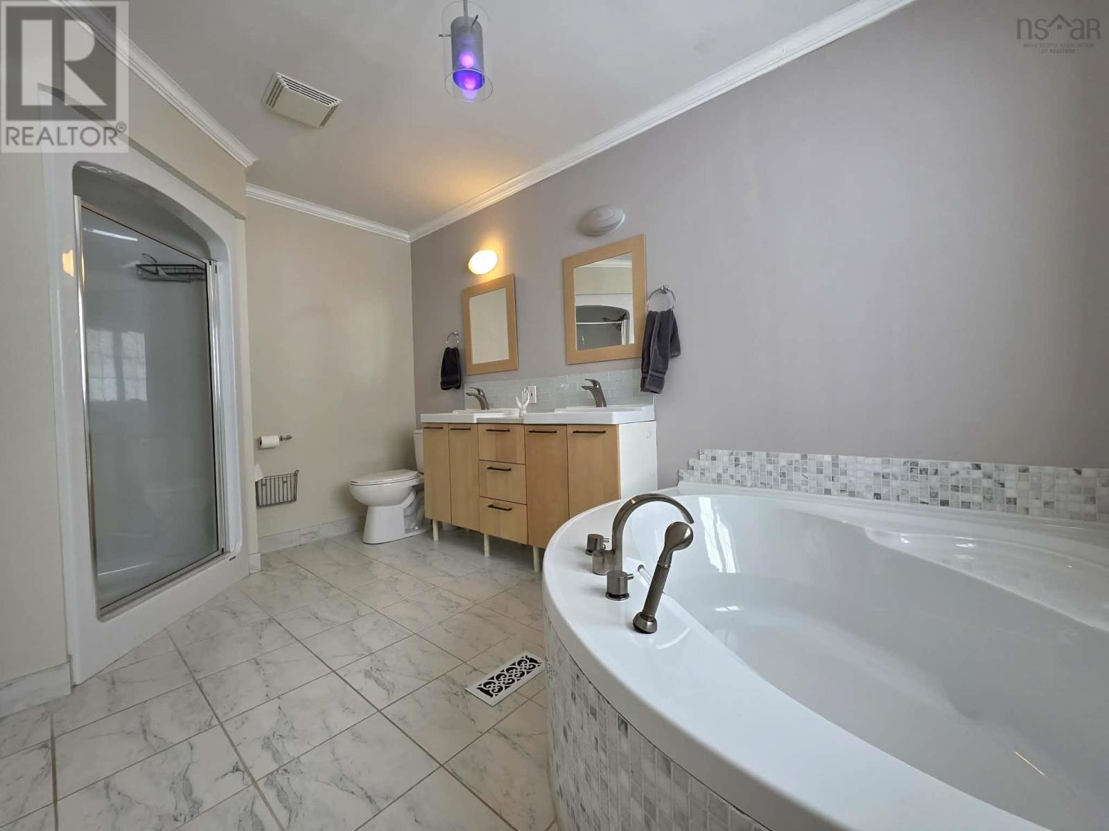 Property 24 of 49 of 102 Maple Boulevard