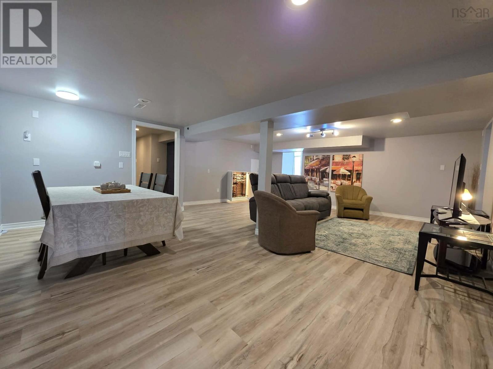 Property 31 of 49 of 102 Maple Boulevard