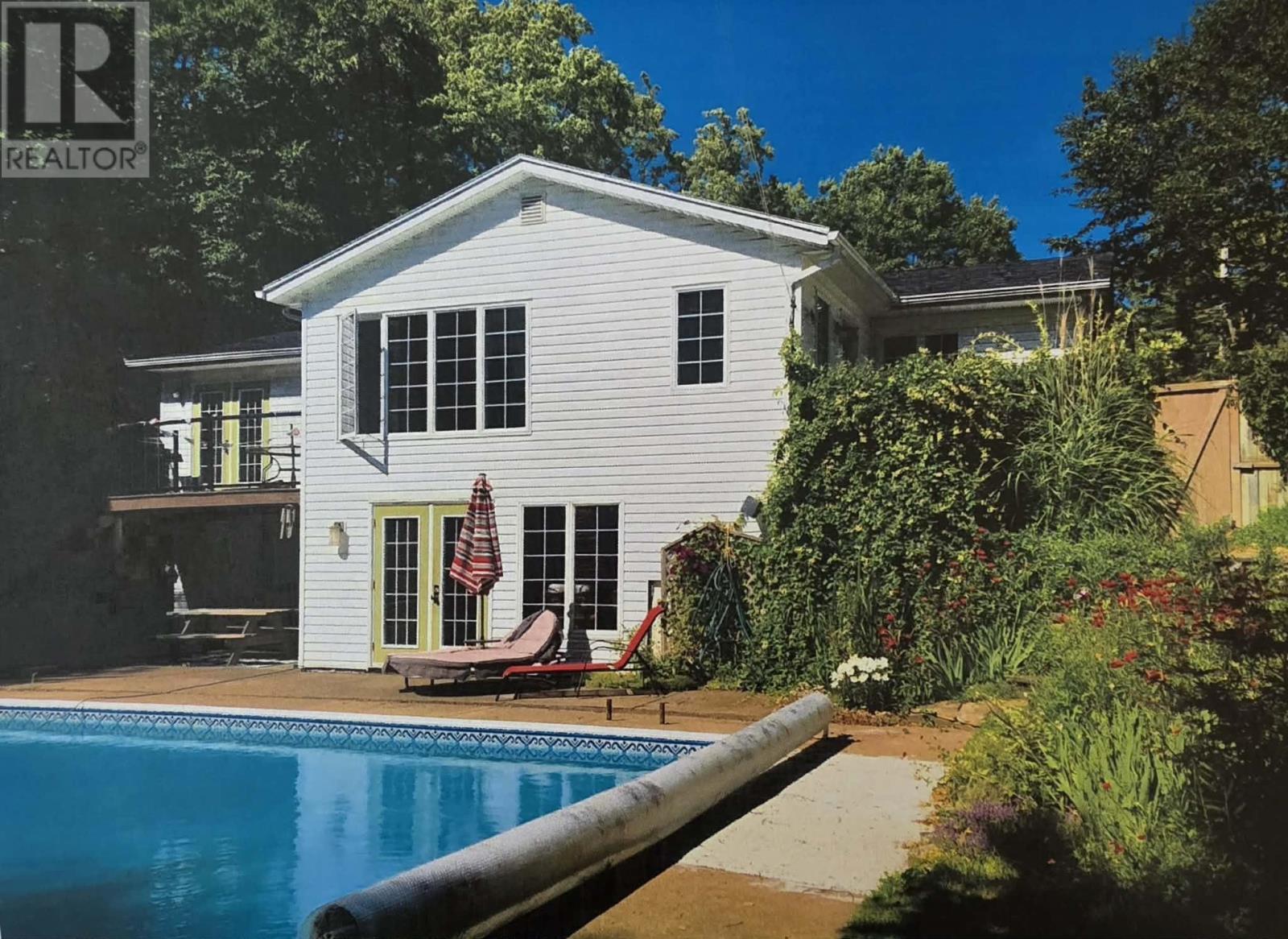 Property 5 of 49 of 102 Maple Boulevard