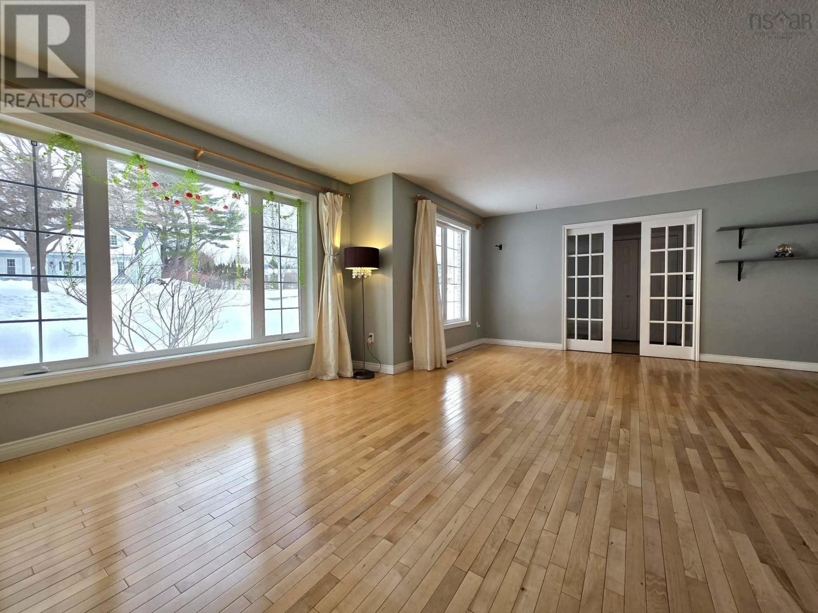 Property 8 of 49 of 102 Maple Boulevard