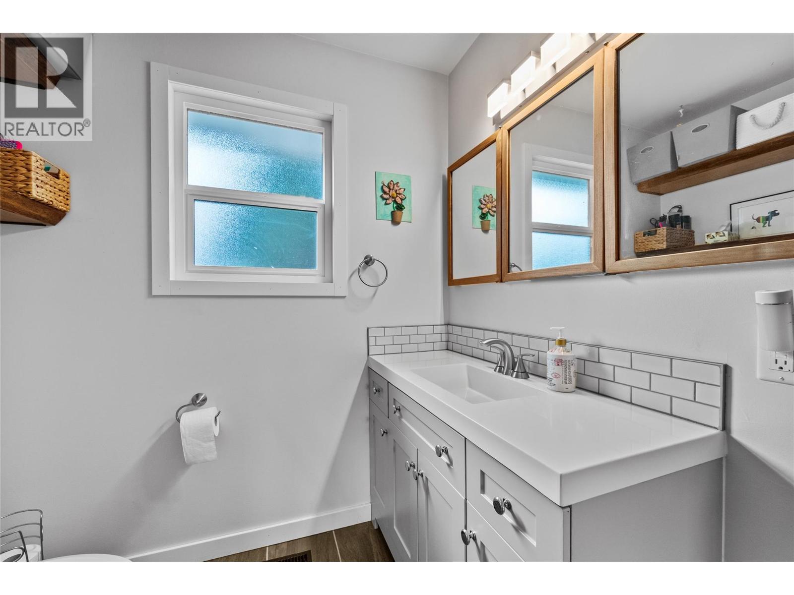 821 PUHALLO Drive, Kamloops