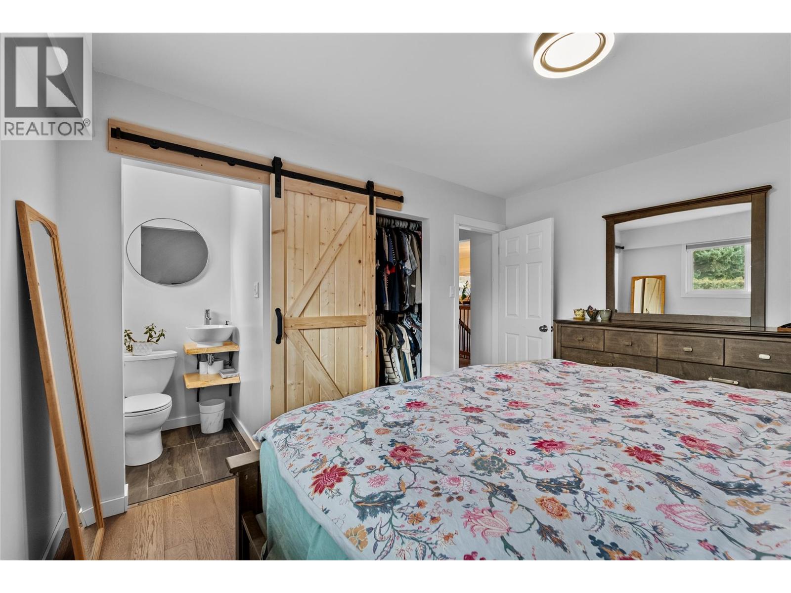 821 PUHALLO Drive, Kamloops