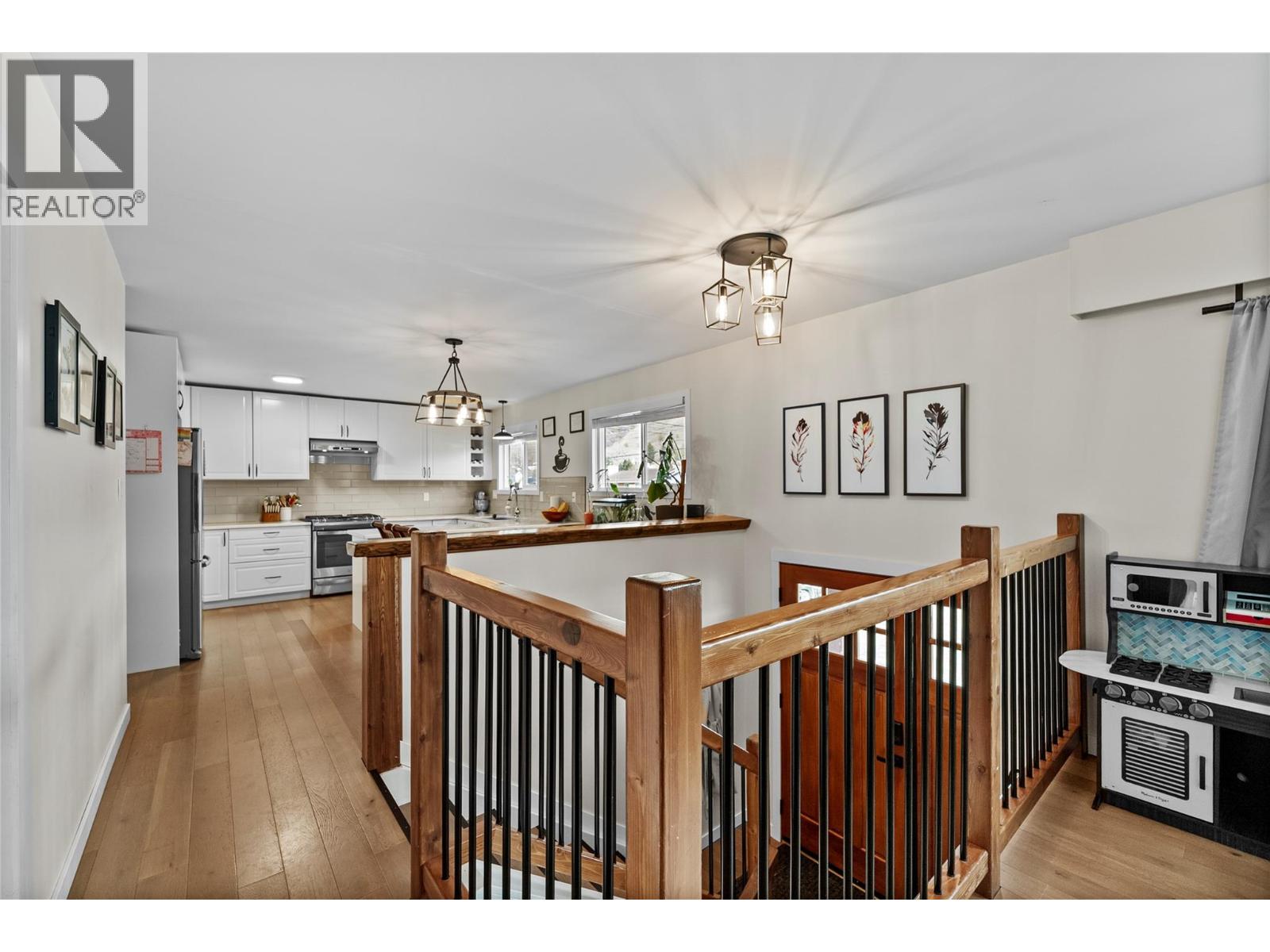 821 PUHALLO Drive, Kamloops