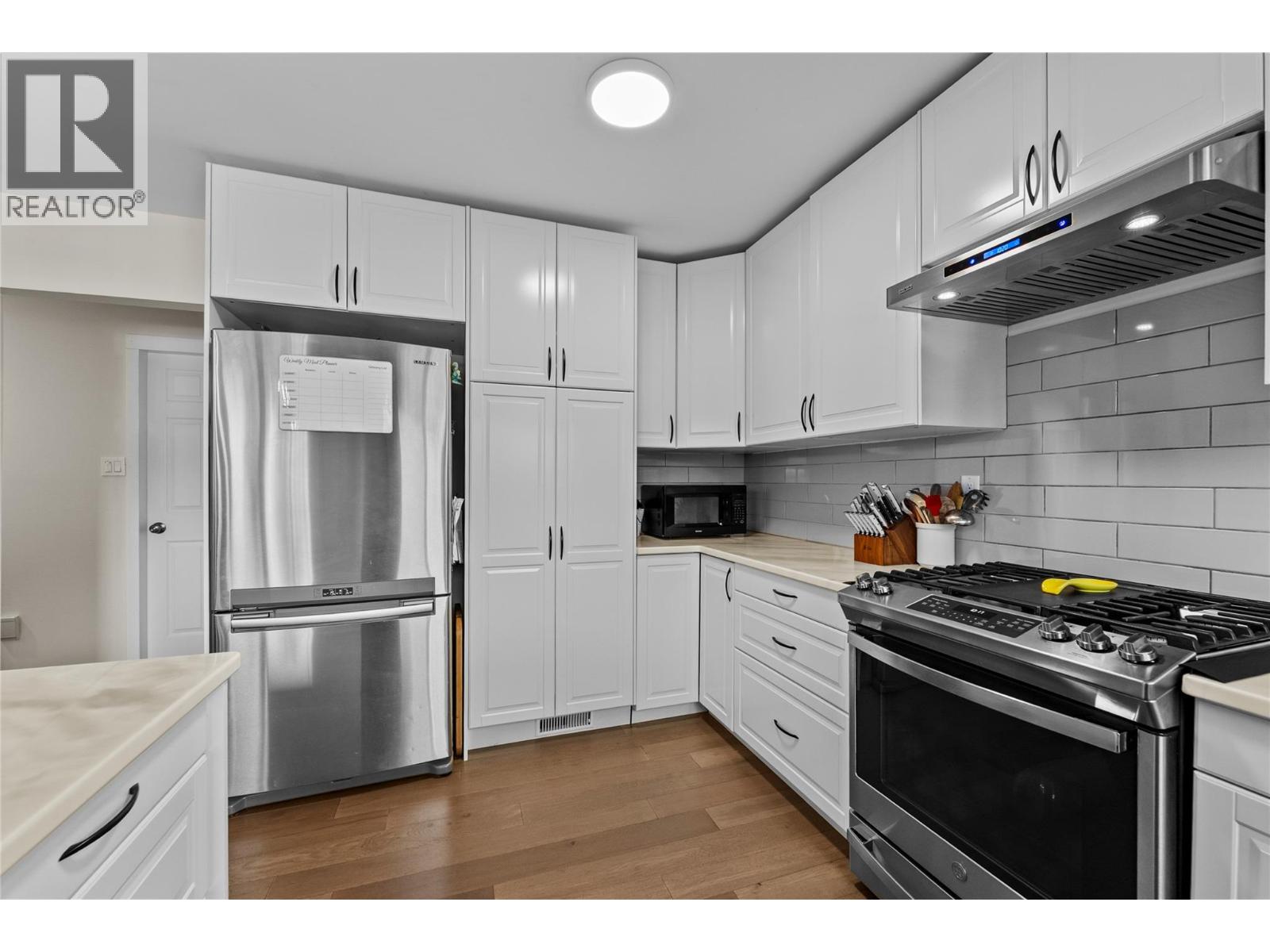 821 PUHALLO Drive, Kamloops