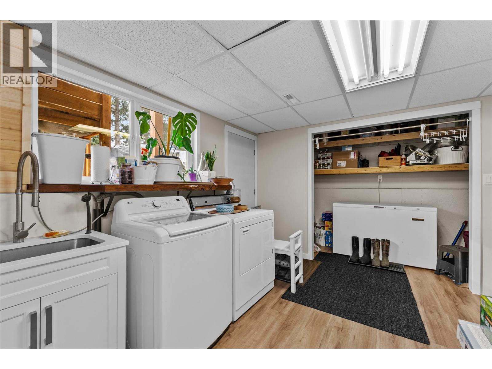 821 PUHALLO Drive, Kamloops