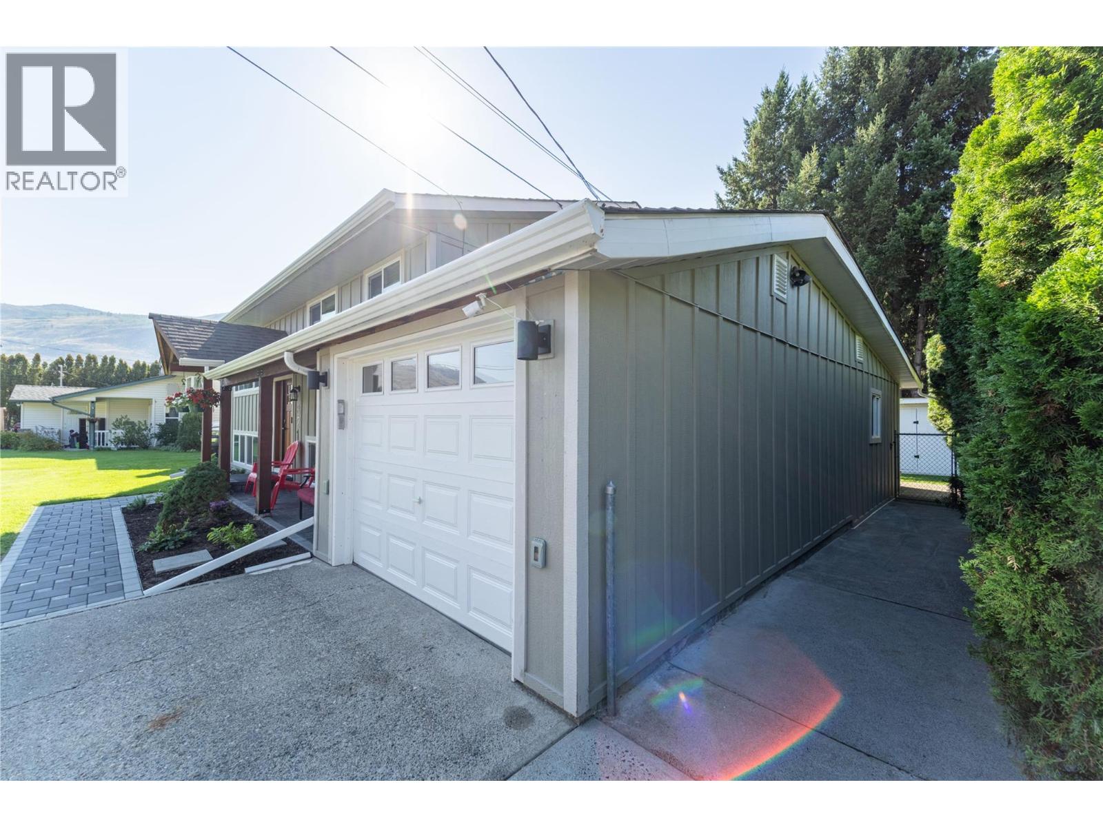 821 PUHALLO Drive, Kamloops