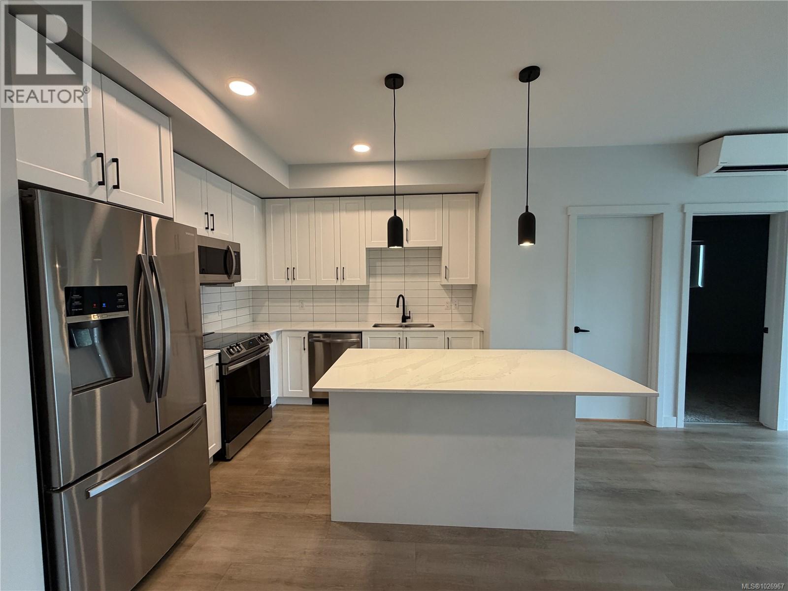 #301 2461 Gateway Rd - 4