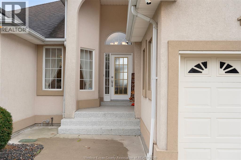 1075 STONEYBROOK - Photo 3 of 47, Windsor, Ontario