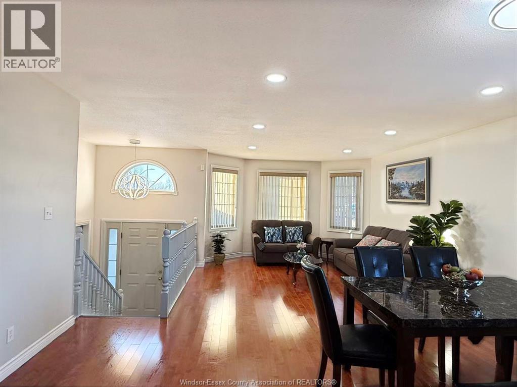 883 DYNASTY - Photo 4 of 39, Windsor, Ontario