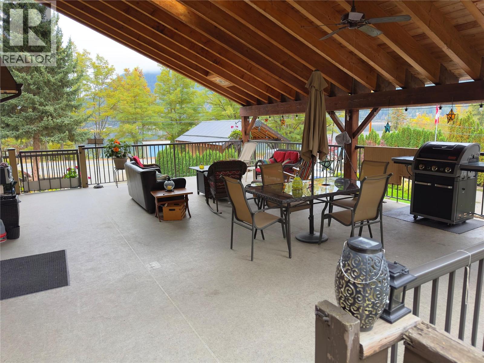  2428 Blind Bay Road, Blind Bay