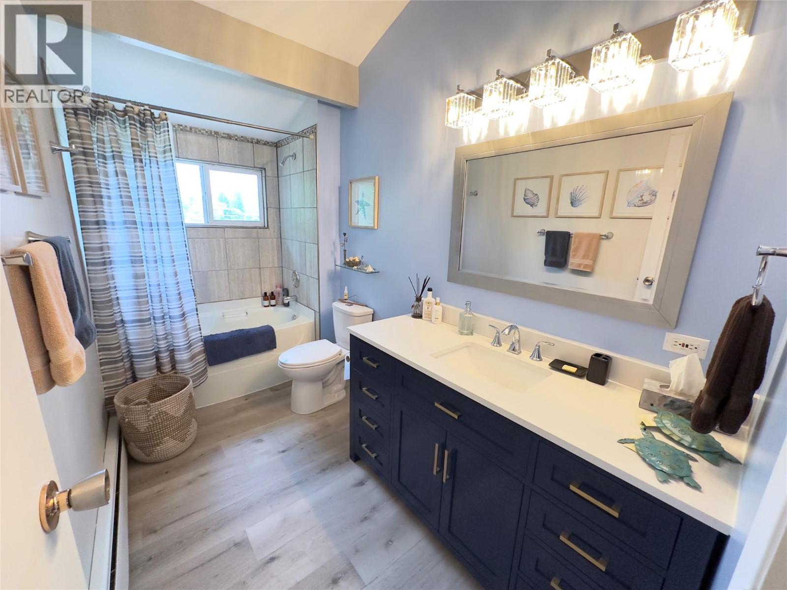  2428 Blind Bay Road, Blind Bay