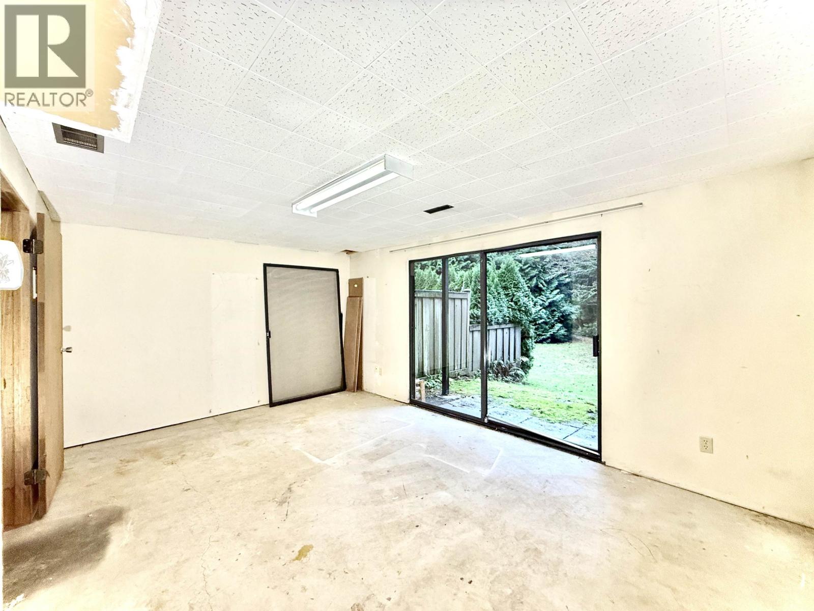 111 2915 NORMAN AVENUE, Coquitlam