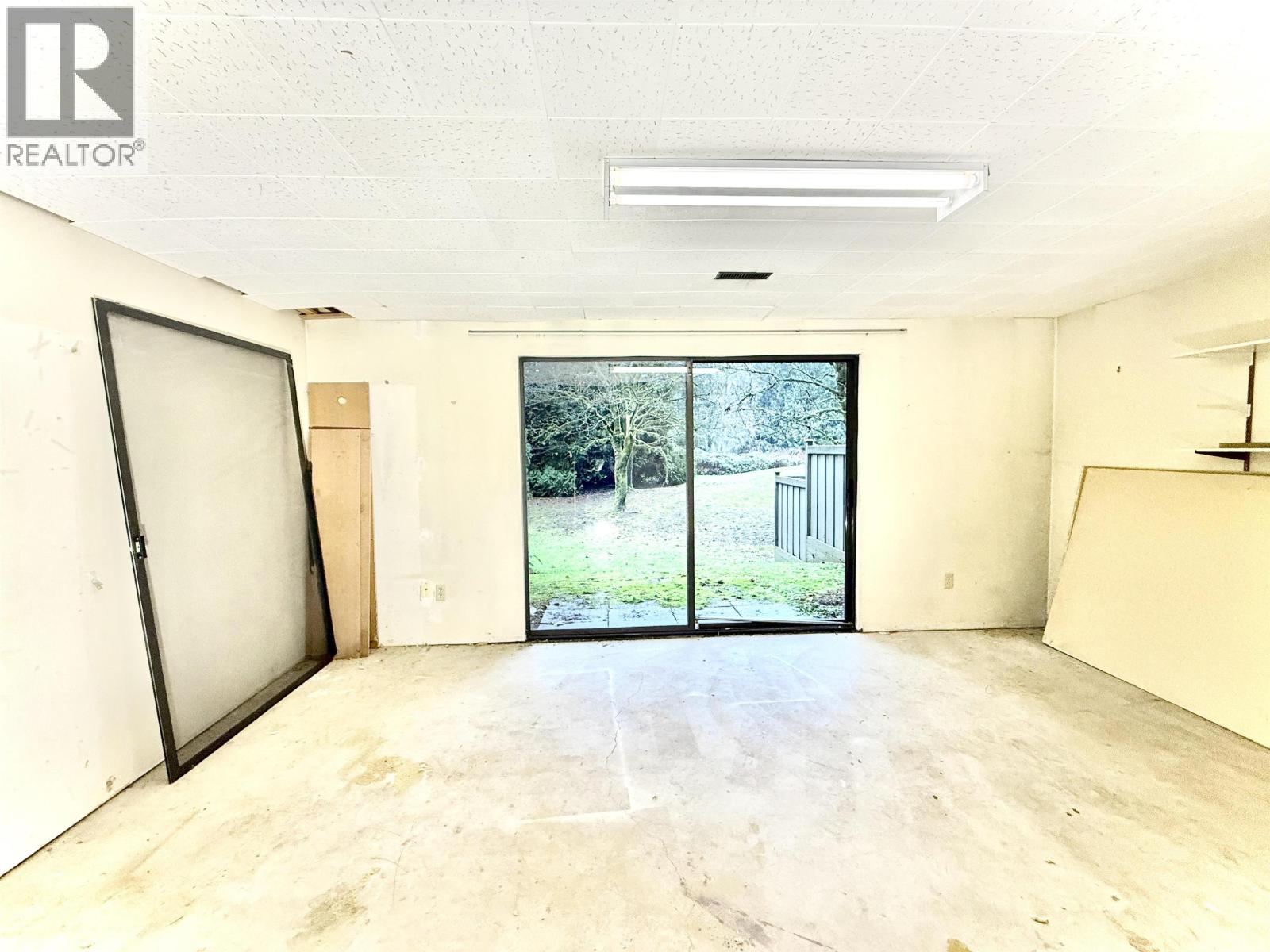 111 2915 NORMAN AVENUE, Coquitlam