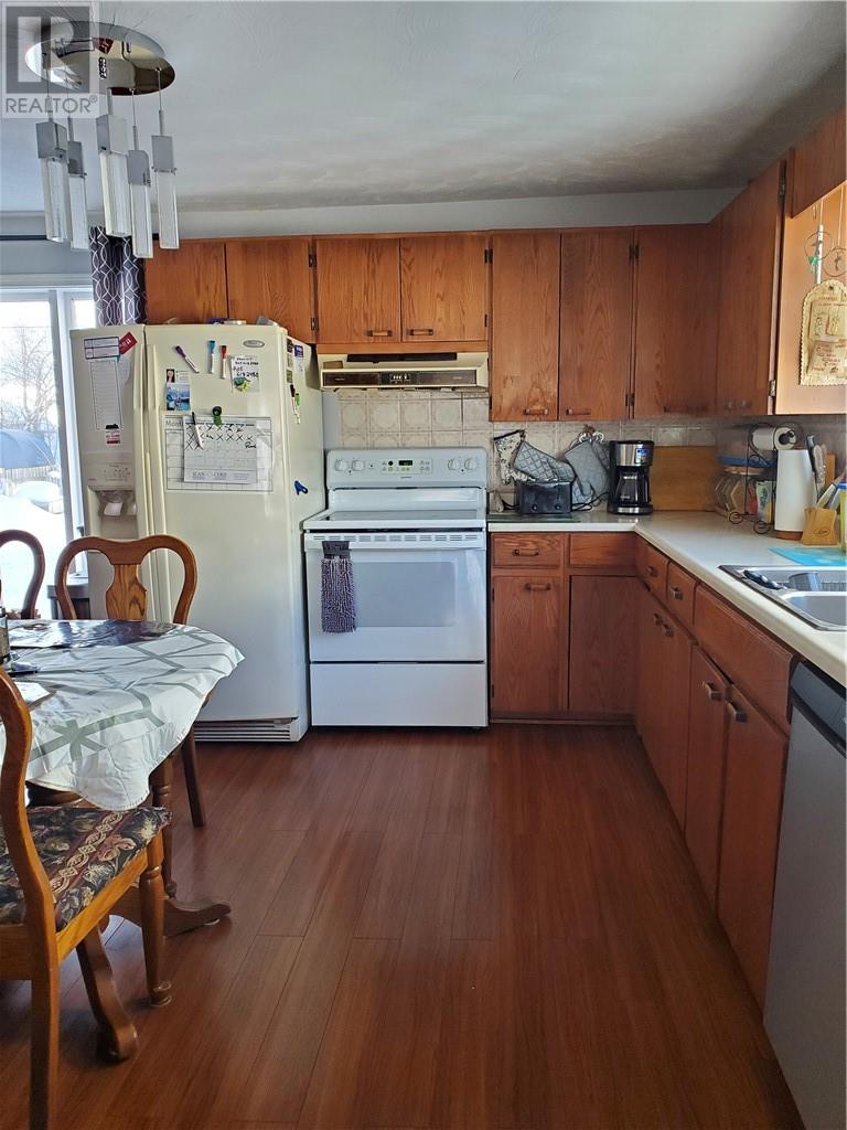 390 Bond Street - Photo 3 of 11, Sudbury, Ontario