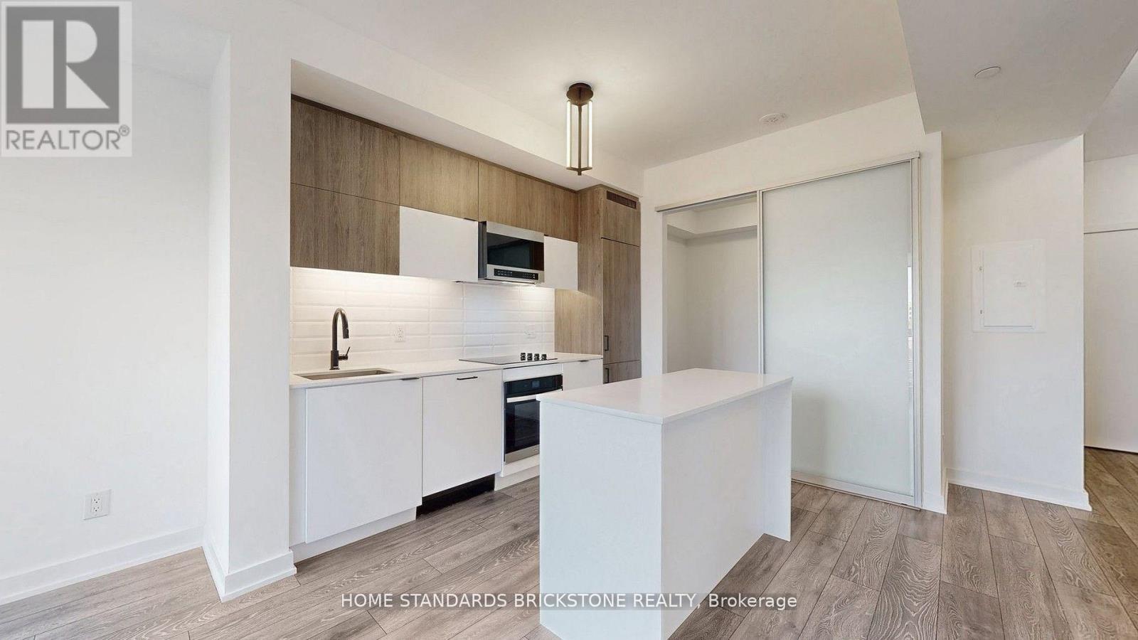 #321 8888 YONGE STREET - 14