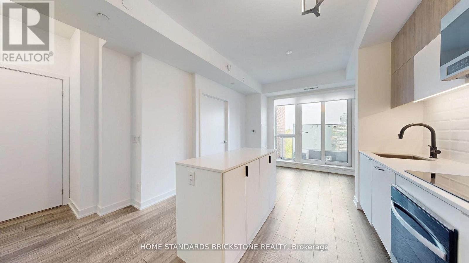 #321 8888 YONGE STREET - 26