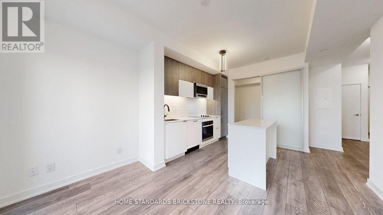 #321 8888 YONGE STREET - 7