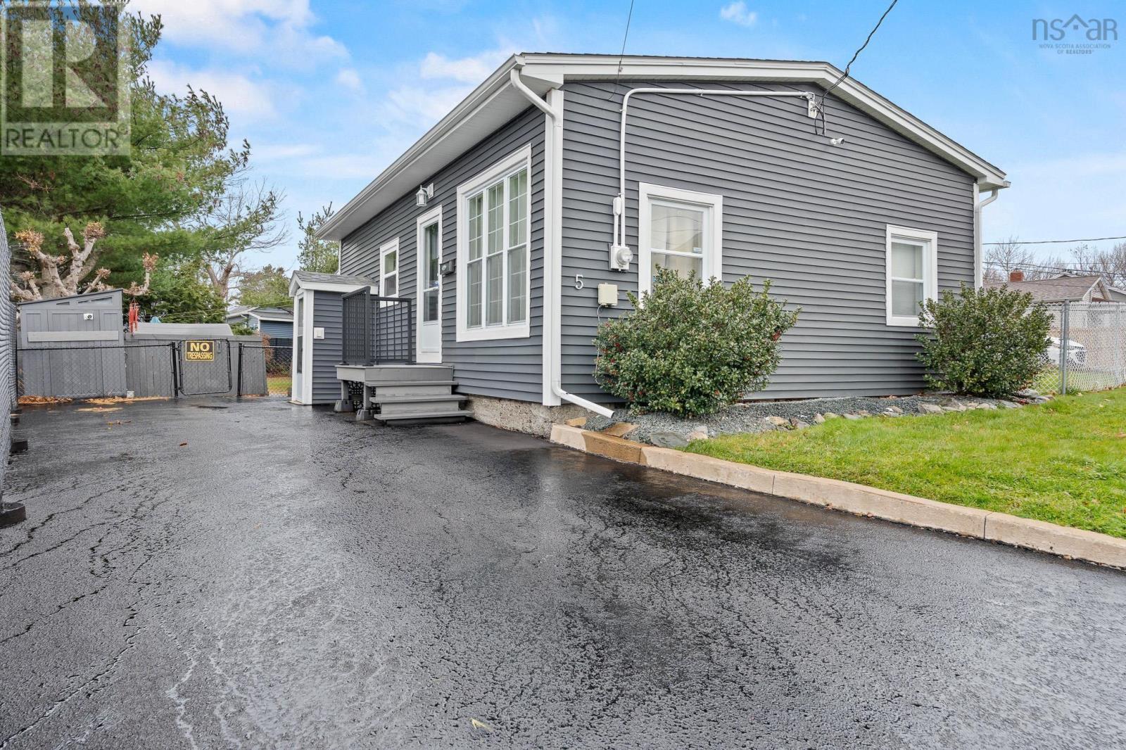 Property 35 of 46 of 5 Herbert Street