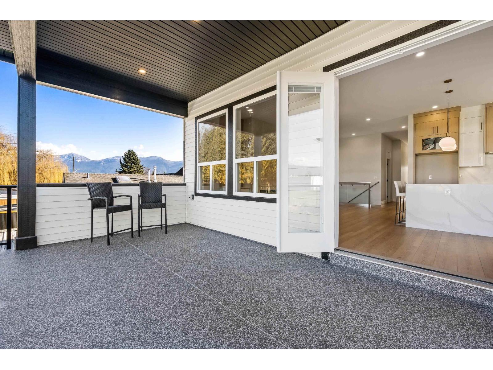 46347 MAPLE AVENUE, Chilliwack Proper East - Photo 4 of 35, Chilliwack, British Columbia