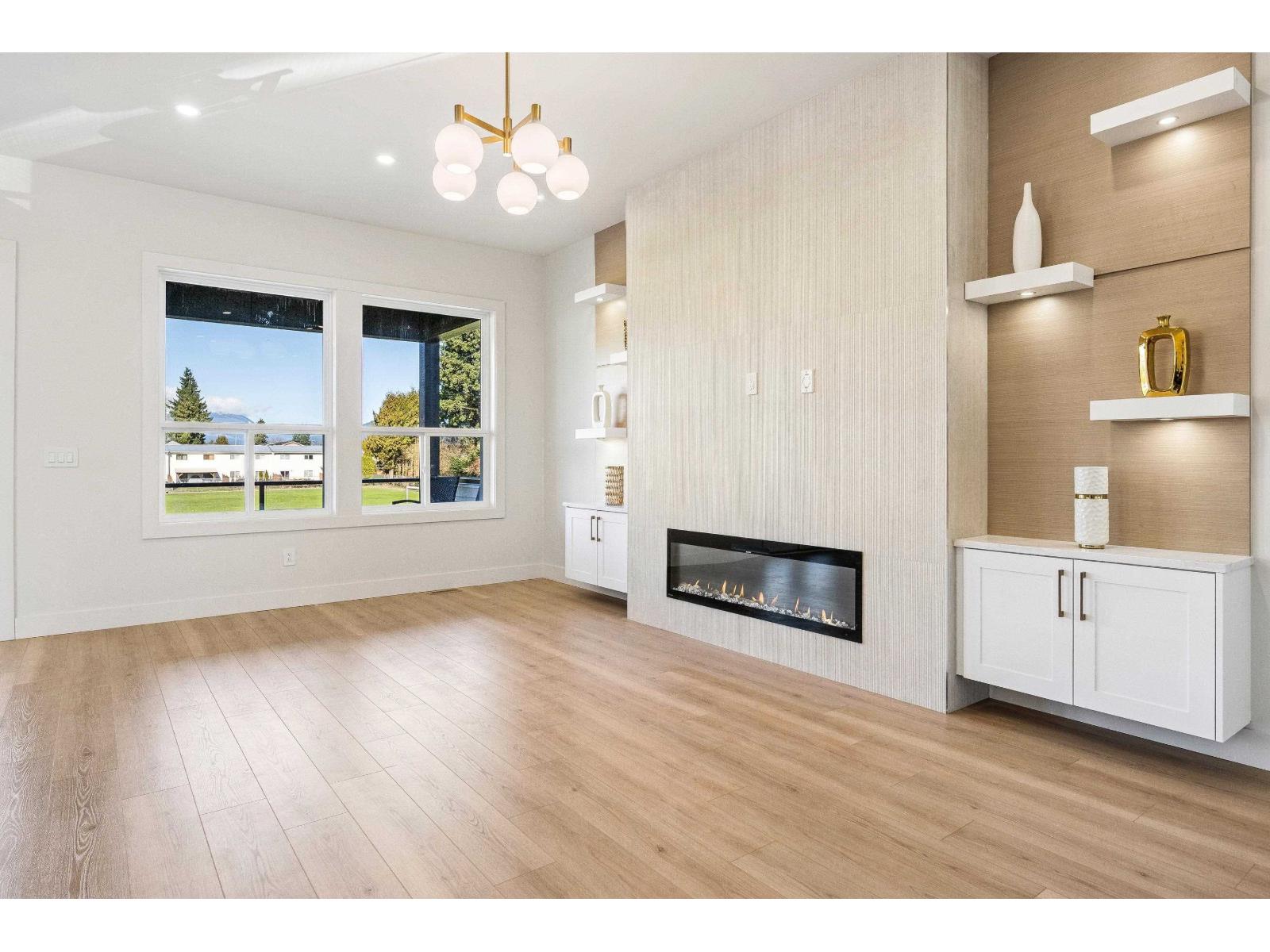 46347 MAPLE AVENUE, Chilliwack Proper East - Photo 3 of 35, Chilliwack, British Columbia