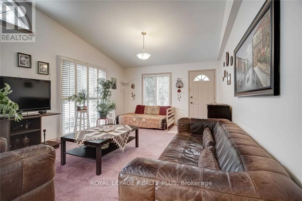 16 ALDERWAY AVENUE - Photo 2 of 12, Brampton (Brampton South), Ontario