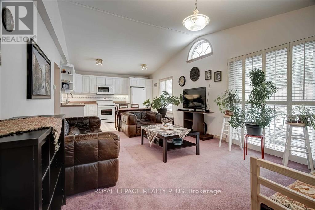 16 ALDERWAY AVENUE - Photo 3 of 12, Brampton (Brampton South), Ontario