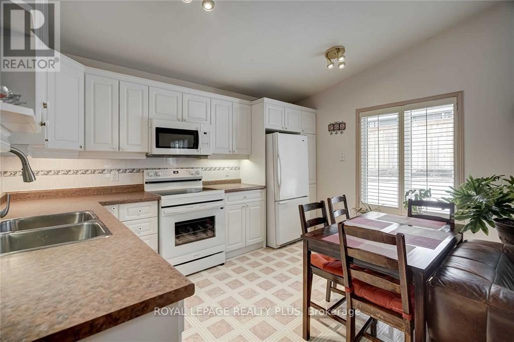 16 ALDERWAY AVENUE - Photo 4 of 12, Brampton (Brampton South), Ontario