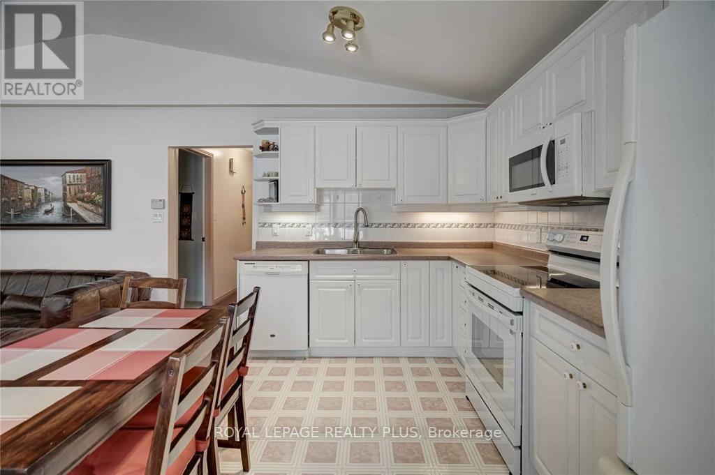 16 ALDERWAY AVENUE - Photo 5 of 12, Brampton (Brampton South), Ontario