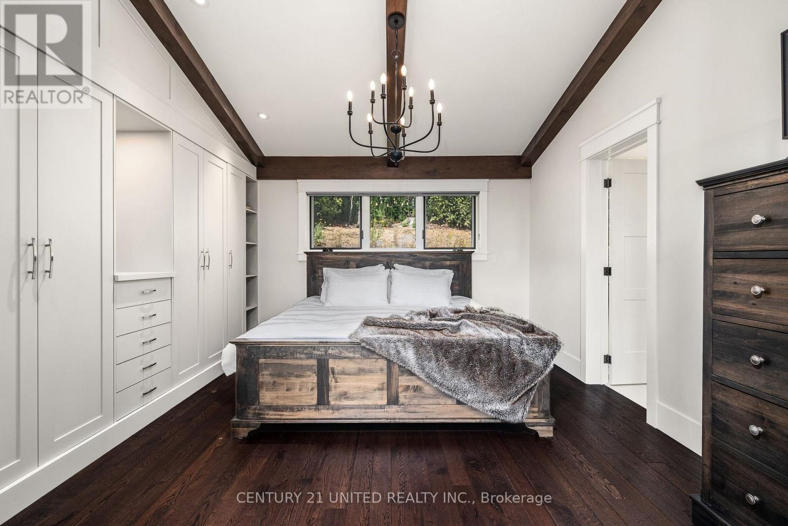 72 DARLING DRIVE - 22