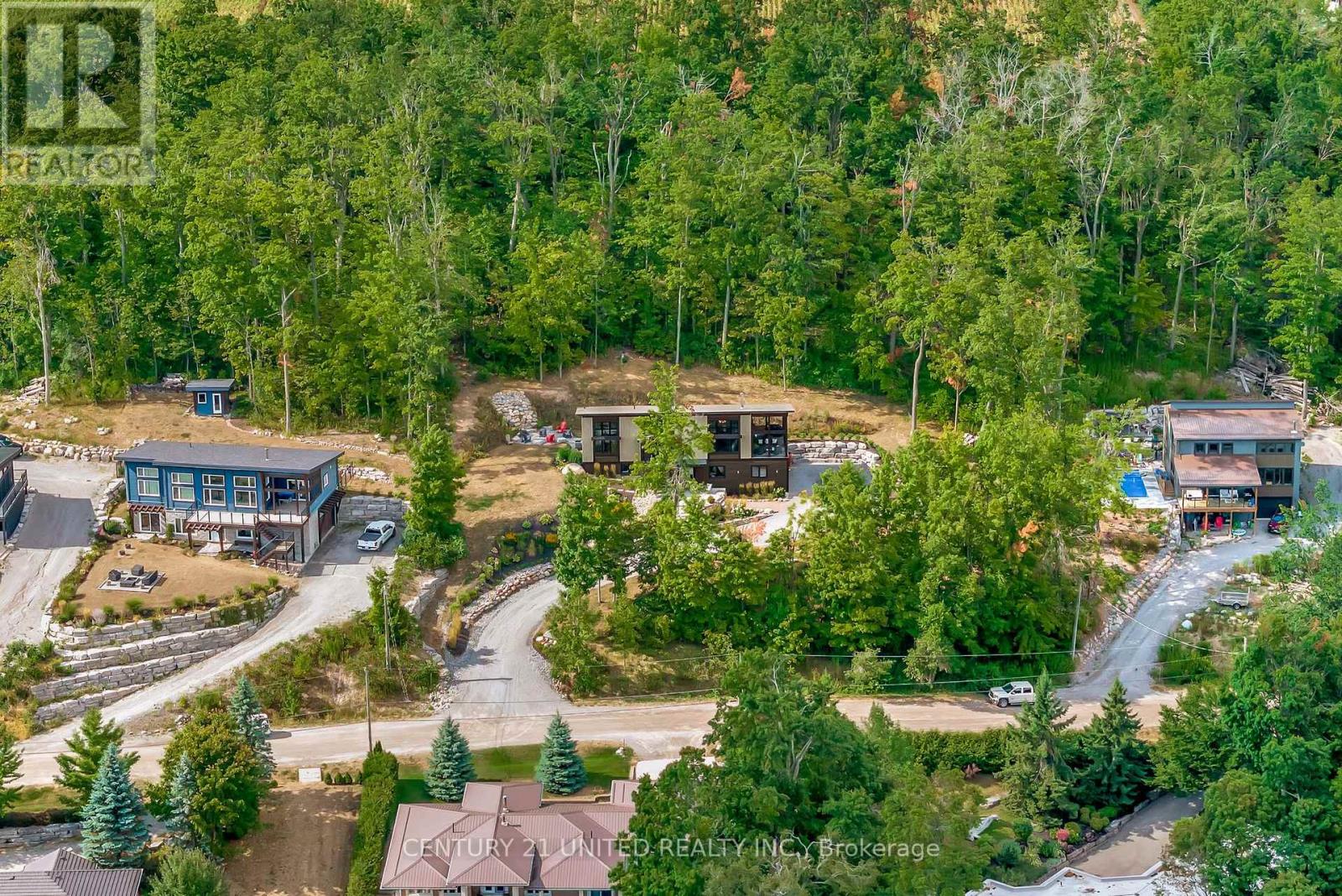 72 DARLING DRIVE - 3