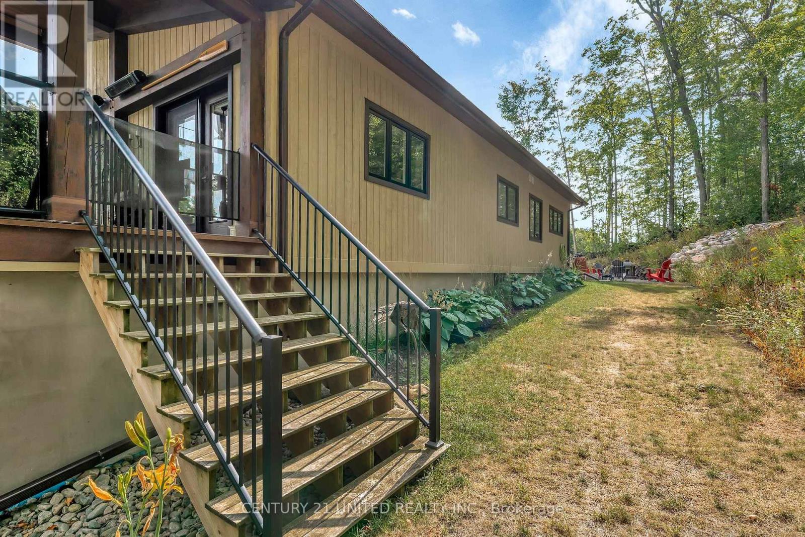 72 DARLING DRIVE - 42