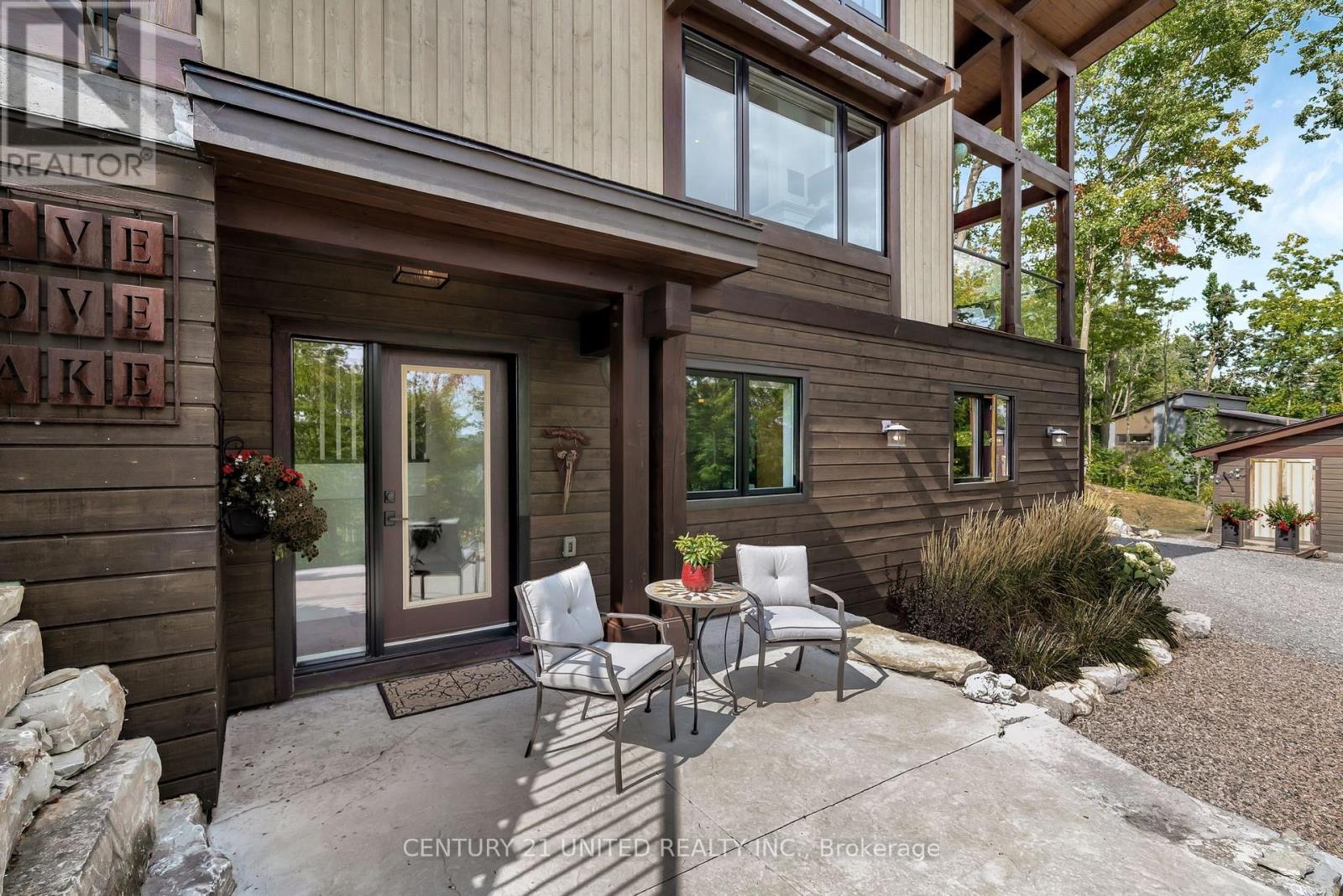 72 DARLING DRIVE - 40