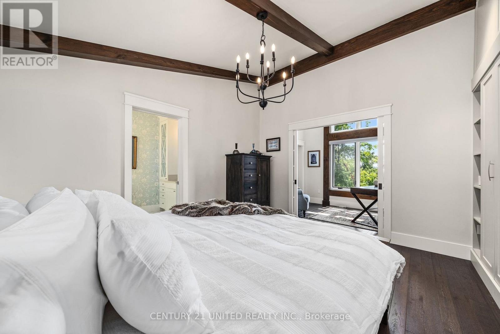72 DARLING DRIVE - 25